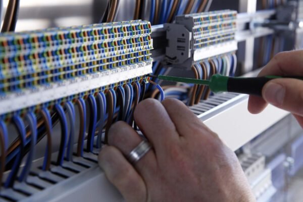 Terminal TOPJOB® S: Giải Pháp Tối Ưu Hiệu Suất Cho Nhà Sản Xuất Tủ Bảng Điện